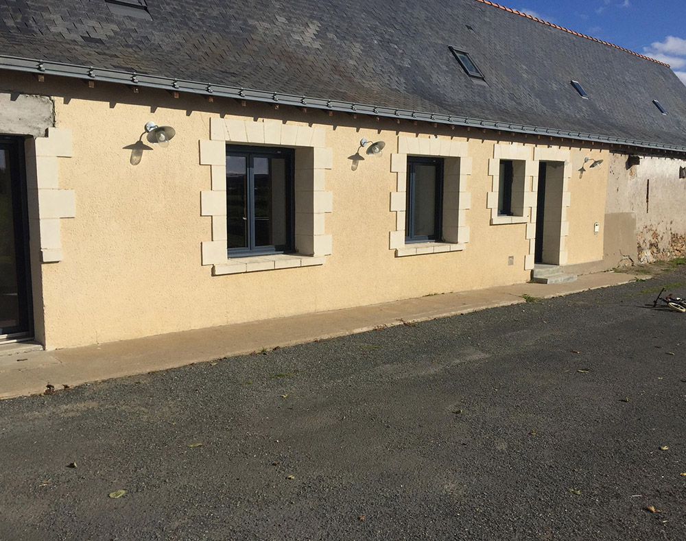 Aménagement extérieur d’une longère à Segré-en-Anjou-Bleu